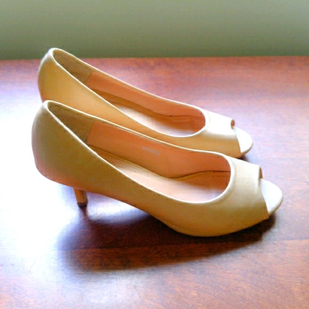 Elegant Tan Peep-Toe Heels